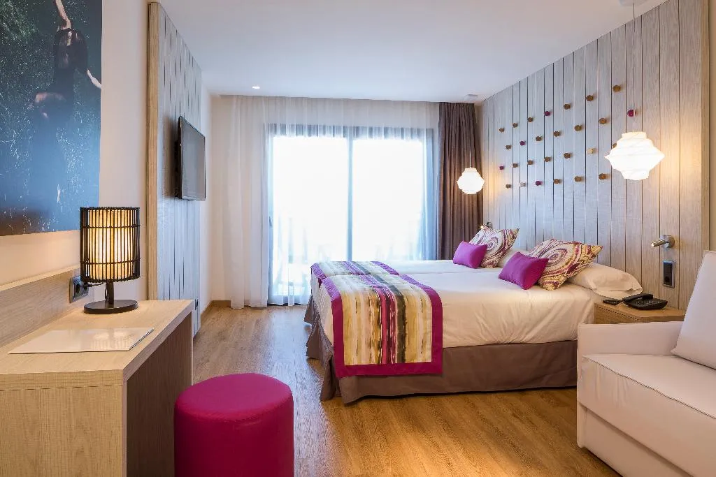 DOUBLE SINGLE USE DELUXE Room, Grand Palladium White Island Resort & Spa, Ibiza