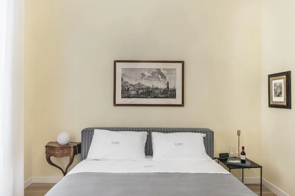 Room, Euterpe L.H.T., Catania