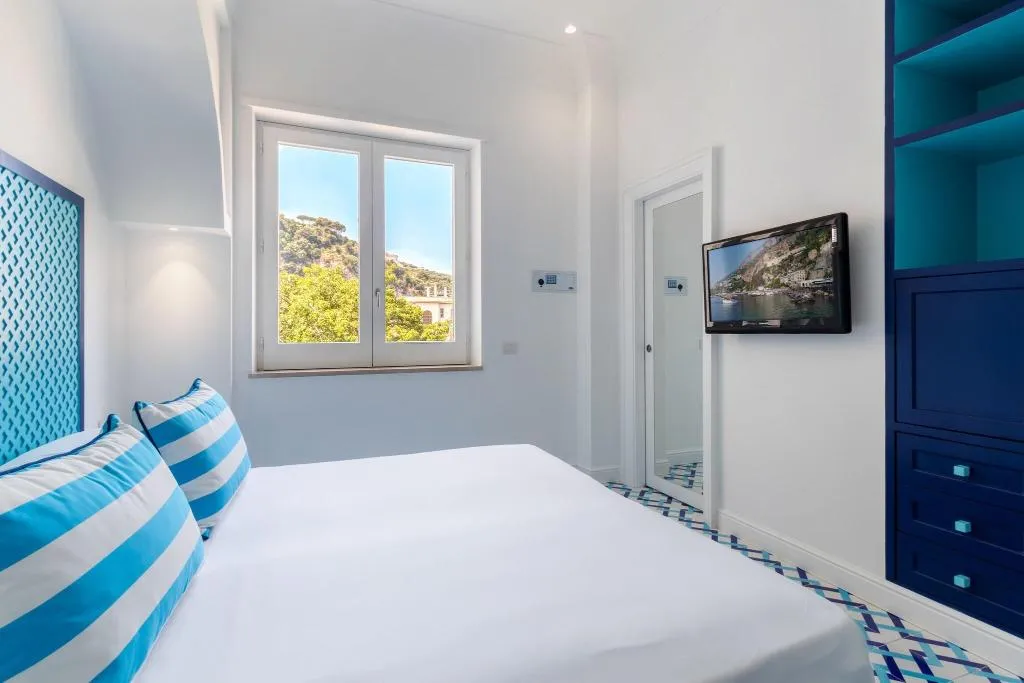 DOUBLE GARDEN VIEW Room, Hotel Mignon, Naples