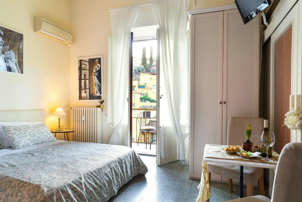 Room, 1900 Artevita, Florence