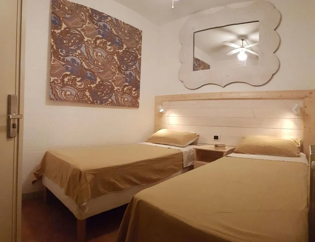 Room, B&B Casa Derosas, Olbia