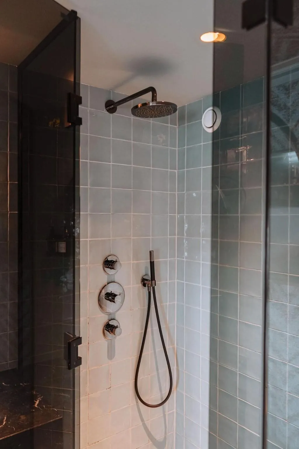 DOUBLE DELUXE KING BED Room, The Highlander, Amsterdam