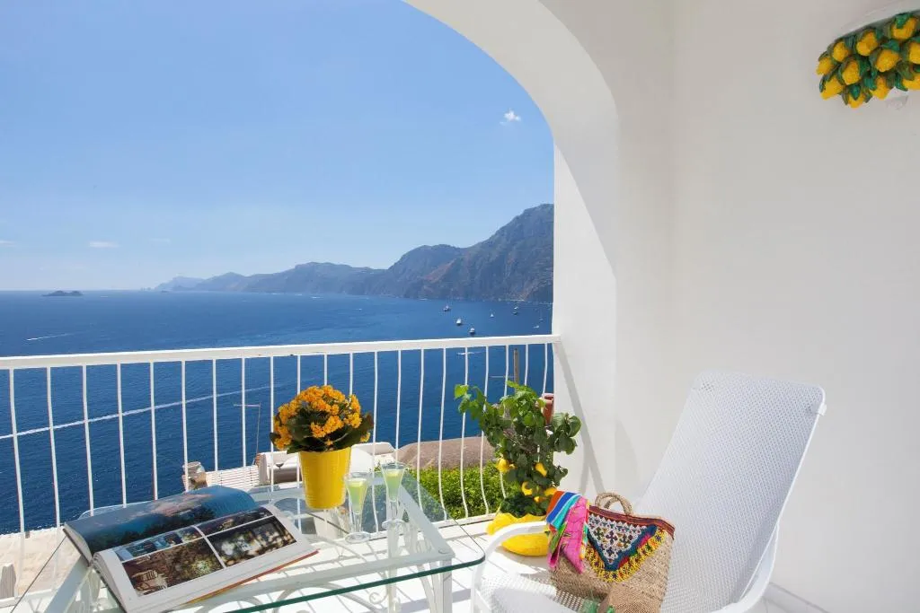 Room, Smeraldo, Naples