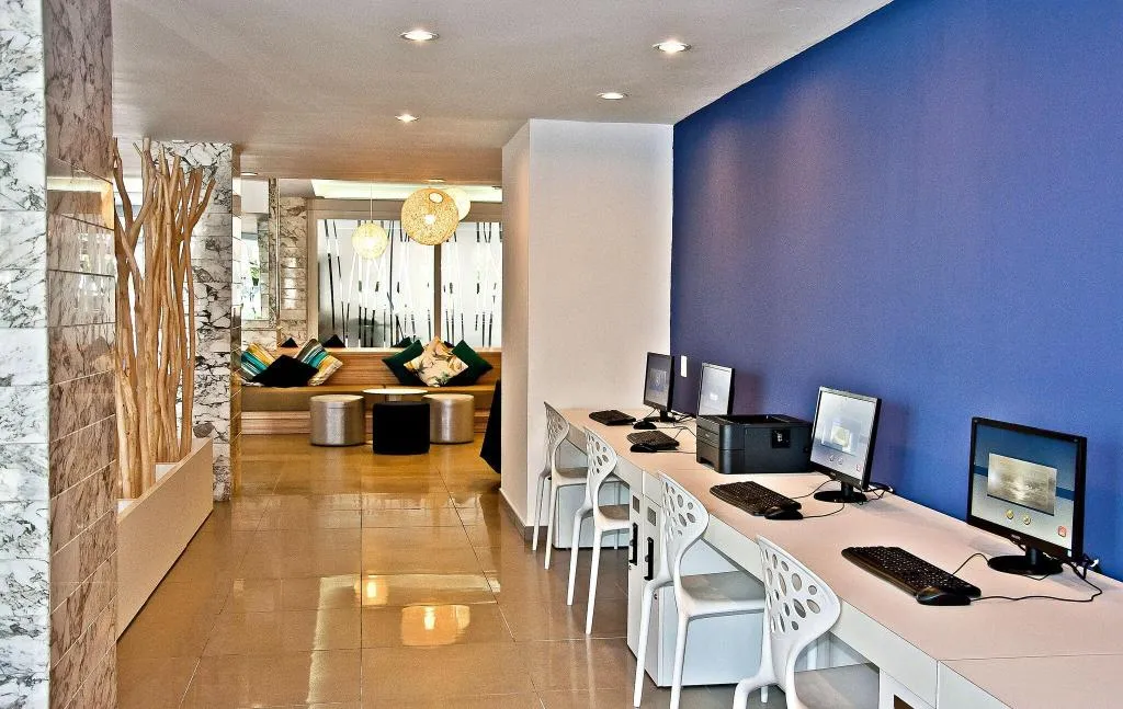 Conferences, BQ Delfin Azul, Majorca