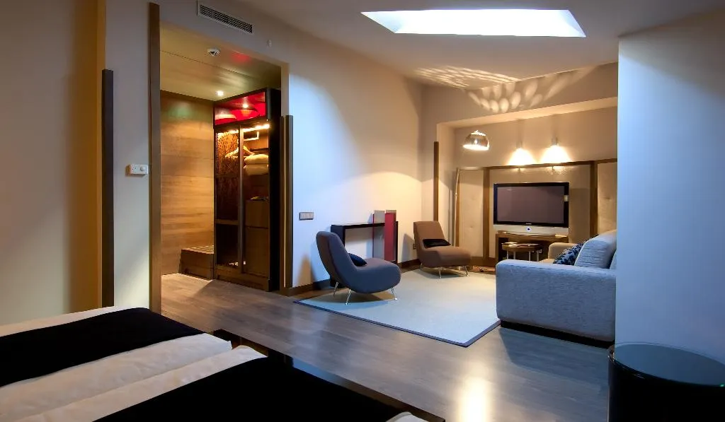 JUNIOR SUITE STANDARD Room, Vincci Soho, Madrid