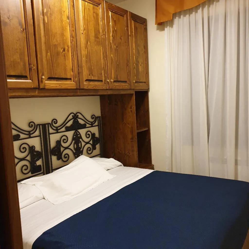 APARTMENT SUPERIOR CAPACITY 3 Room, Residence L'Incanto Sorrento, Naples