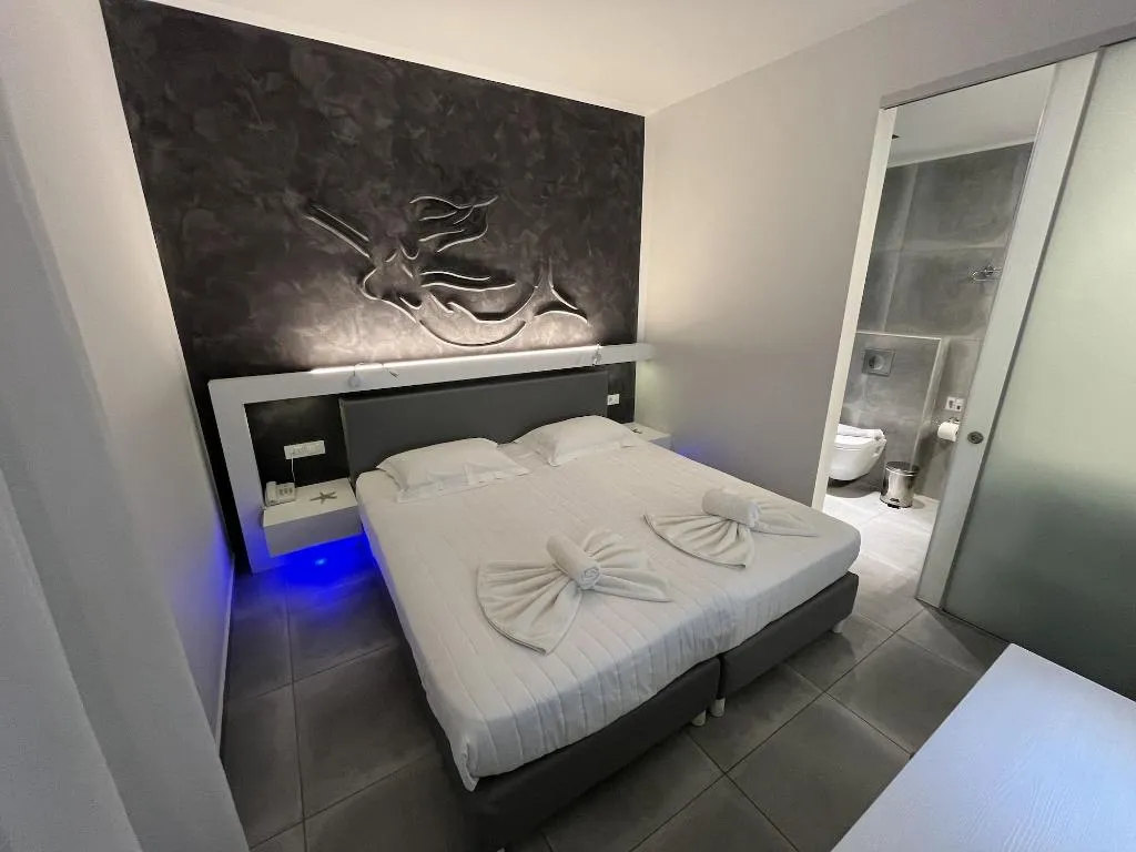 Room, Niriides Hotel, Crete