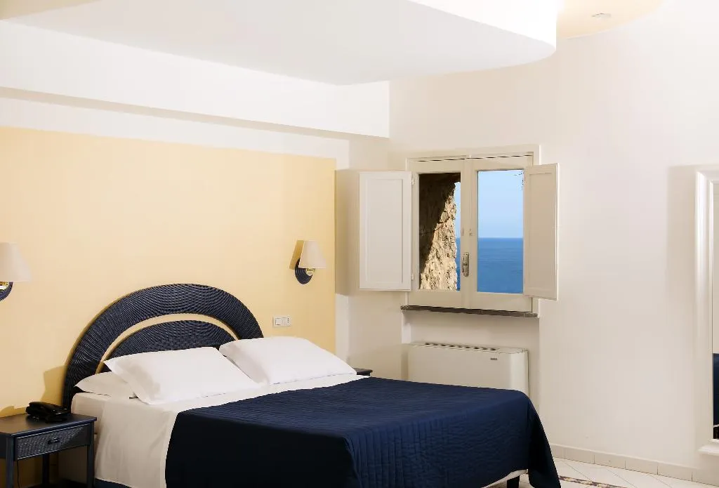 QUADRUPLE SEA VIEW Room, Hotel Club Due Torri, Naples