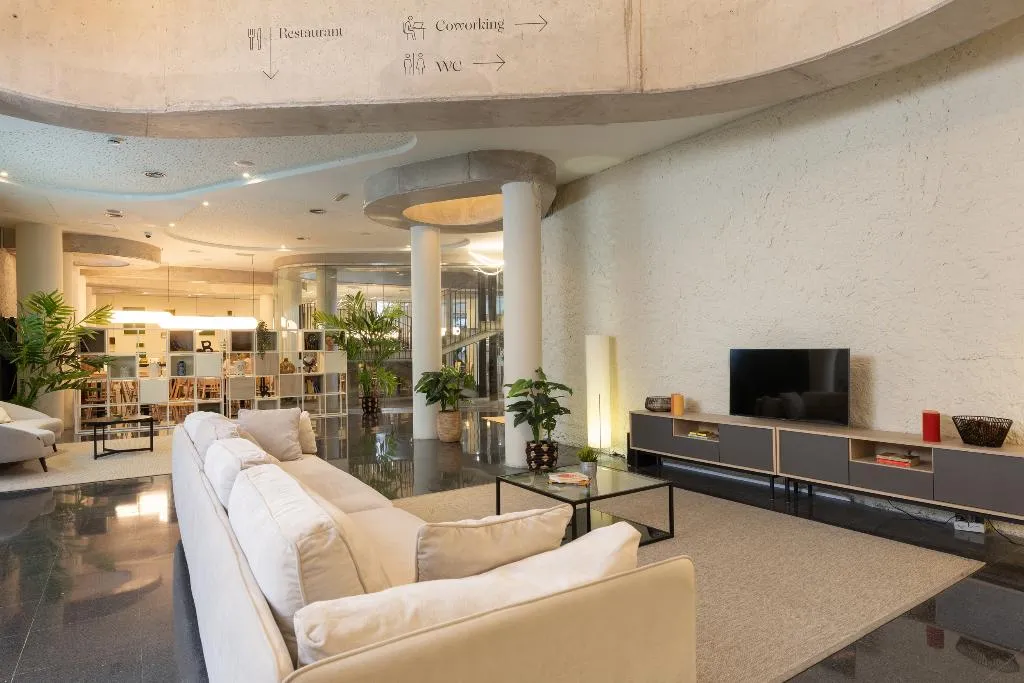 Sports and Entertainment, Casa Lit Barcelona, Barcelona