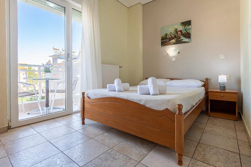 QUADRUPLE WITH BALCONY Room, Lucia Hotel Paralia, Thessaloniki
