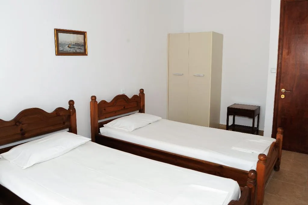 APARTMENT TWO BEDROOMS Room, Captain's Studios & Apartments, Corfu
