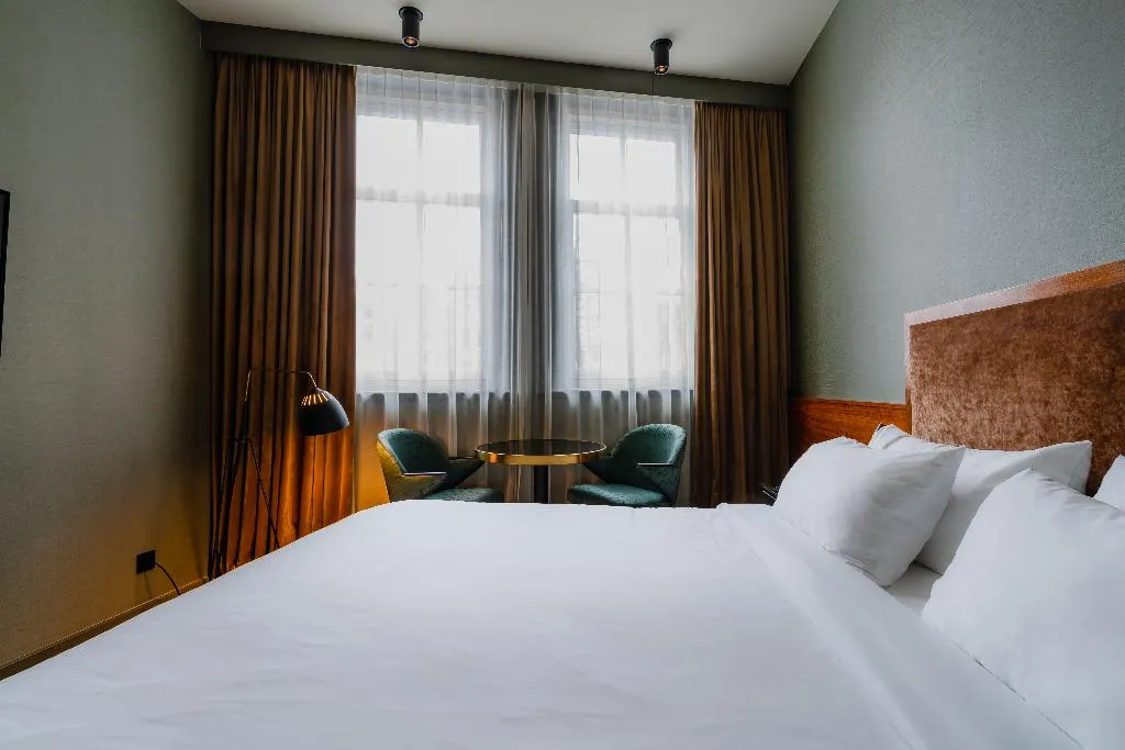 DOUBLE EXECUTIVE CANAL VIEW Room, Hotel MAI Amsterdam, Amsterdam