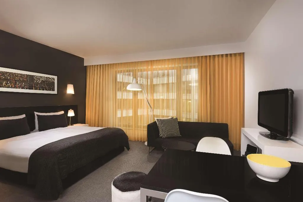 DOUBLE STANDARD Room, Adina Apartment Hotel Berlin Hackescher Markt, Berlin