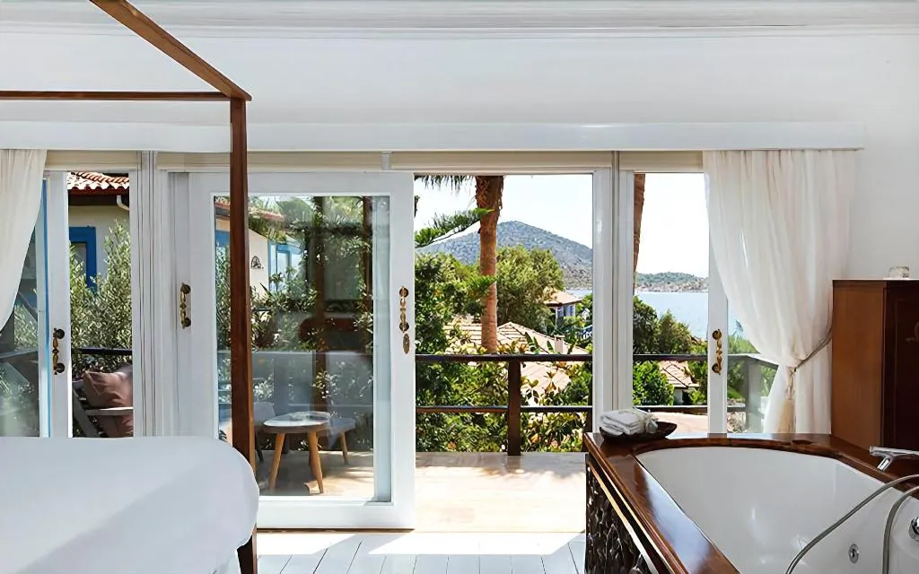 Room, Sabrina's Haus, Dalaman
