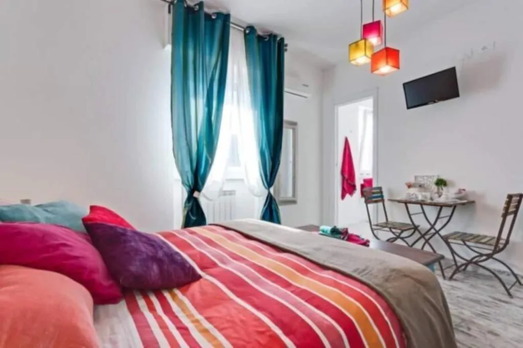 Room, Letto E Latte, Naples