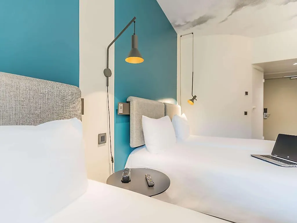 TRIPLE STANDARD Room, ibis Lisboa Alfragide, Lisbon