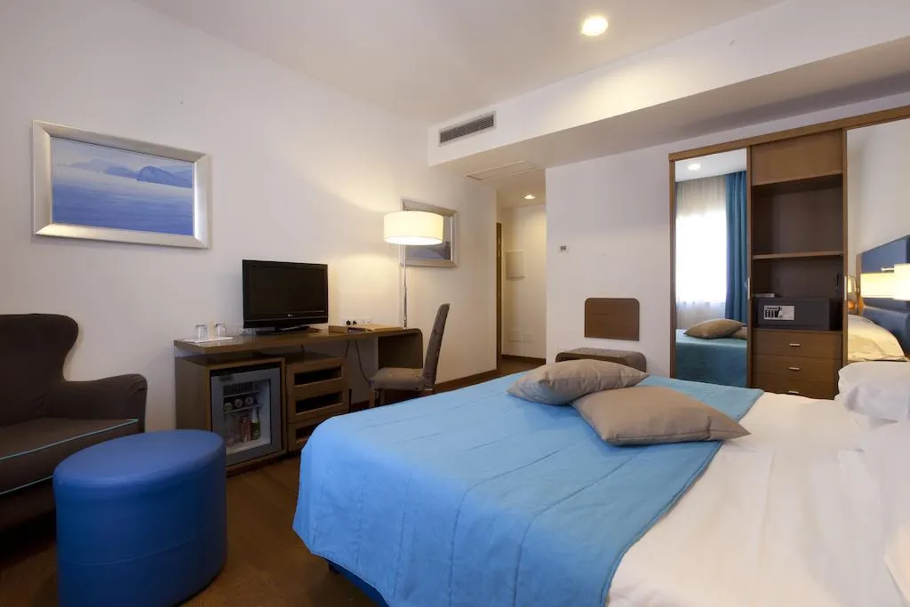 DOUBLE COMFORT Room, Hotel Plaza, Naples