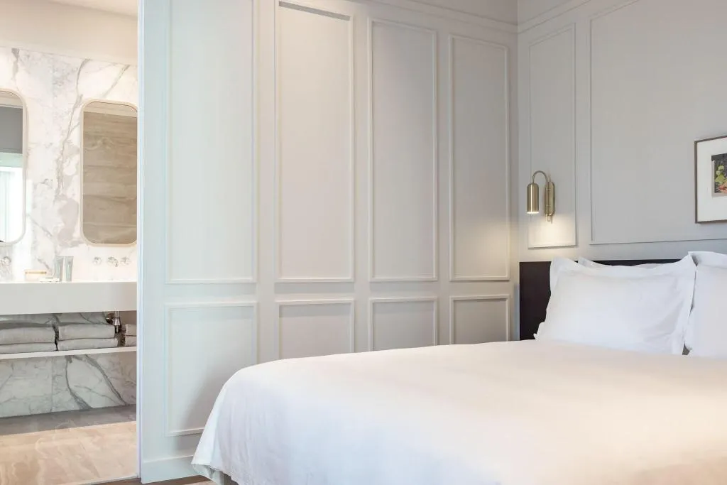 SUITE KING SIZE BED Room, Pillows Maurits At The Park, Amsterdam