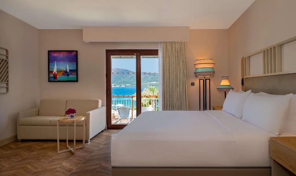 FAMILY ROOM DELUXE WITH VIEWS Room, DoubleTree By Hilton Bodrum Isıl Club Resort, Bodrum