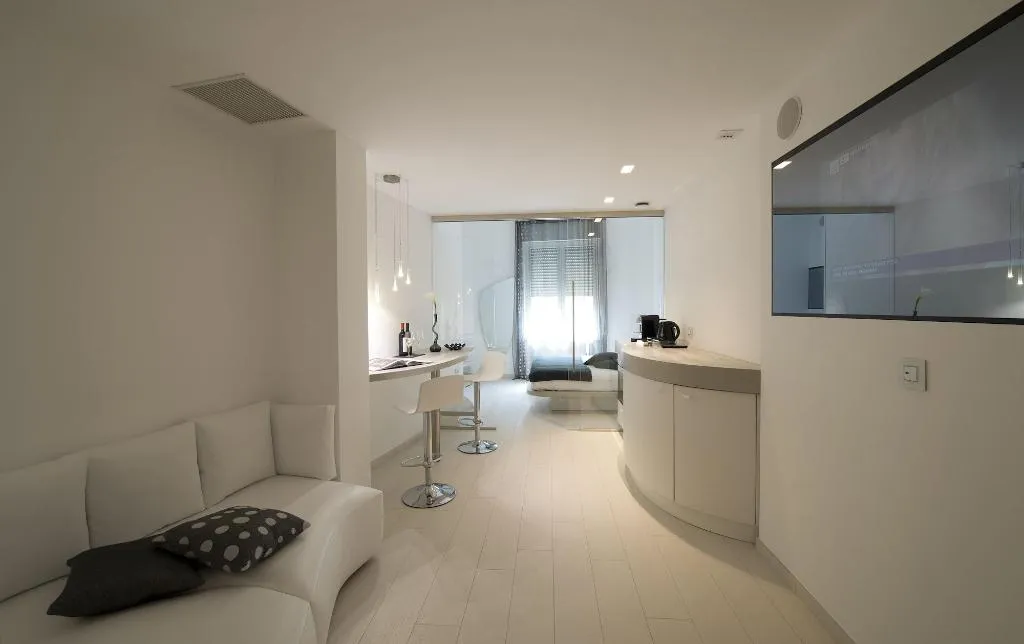 Room, Aparthotel Duomo, Milan