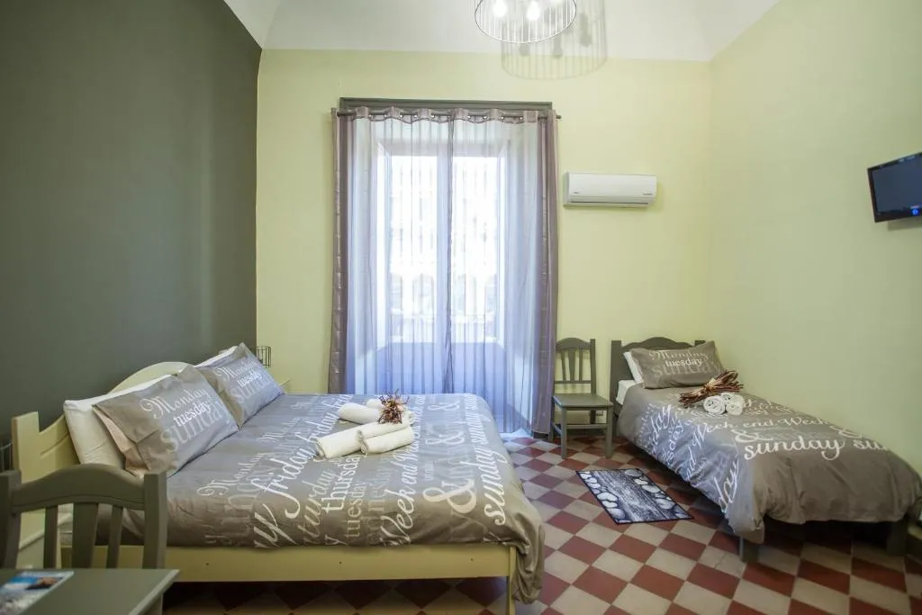 QUADRUPLE COMFORT Room, B&B Sicilia Etna Mare, Catania