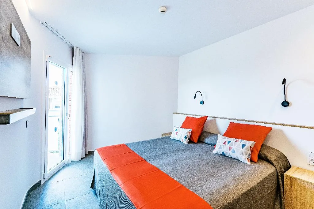 APARTMENT CAPACITY 2 Room, Sunway Apollo, Costa Brava