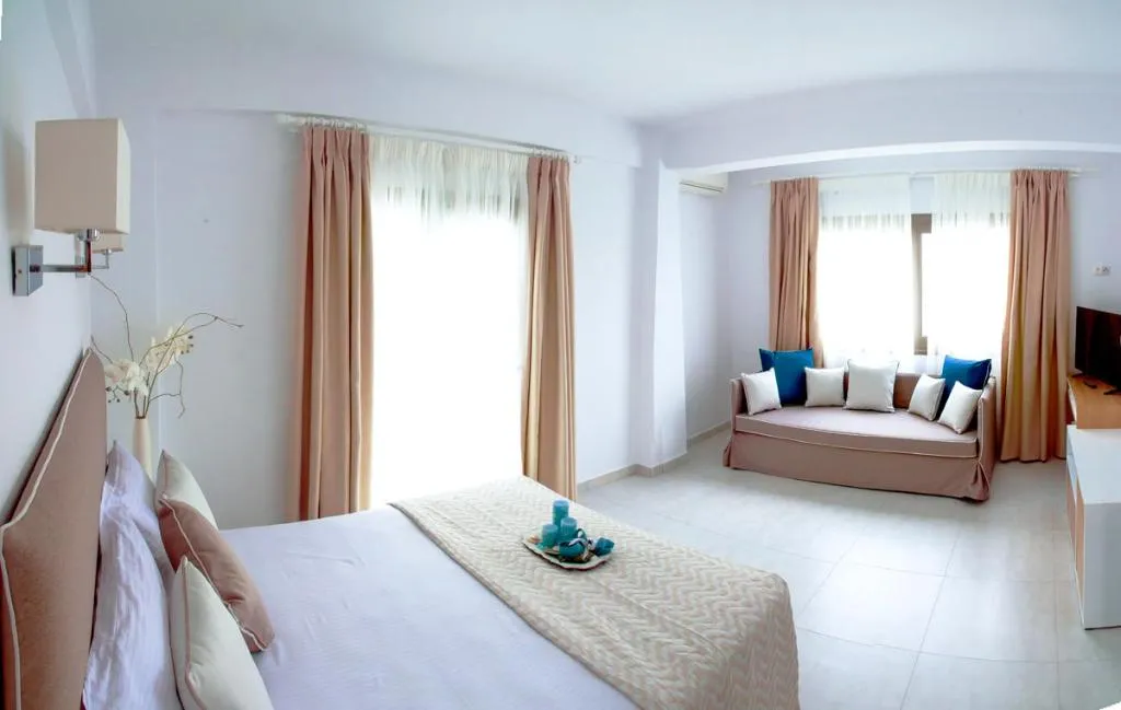 JUNIOR SUITE POOL VIEW Room, Stavros Beach Hotel Resort, Thessaloniki