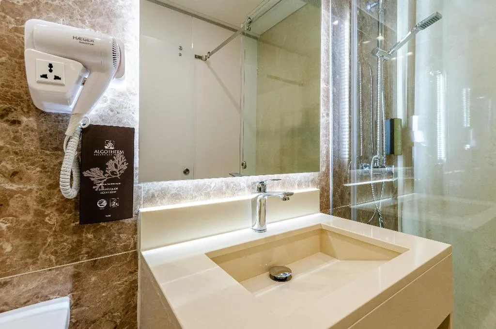 DOUBLE SUPERIOR Room, Hotel Avenida Park, Lisbon