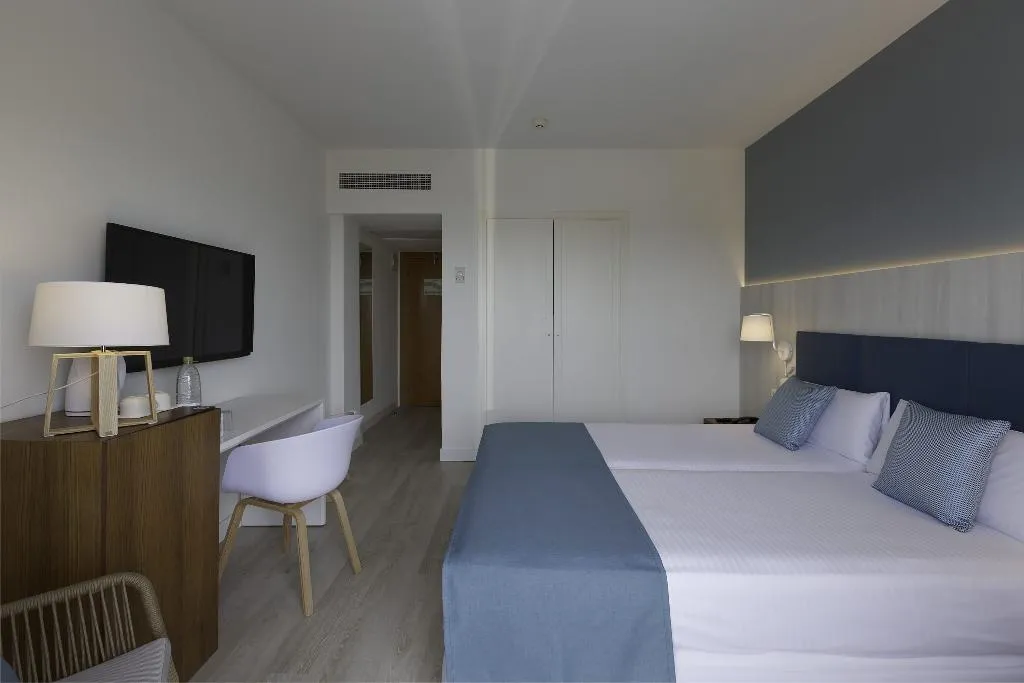 DOUBLE SINGLE USE SUPERIOR Room, Alua Illa de Menorca, Menorca
