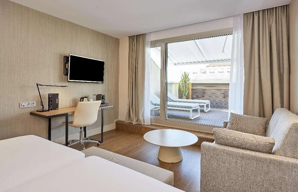 JUNIOR SUITE WITH TERRACE Room, NH Sants Barcelona, Barcelona