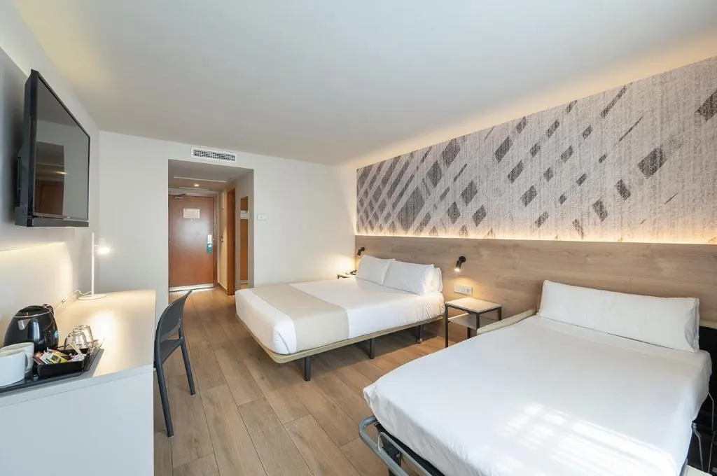 TRIPLE ECONOMY Room, Port Alicante - Playa de San Juan, Costa Blanca