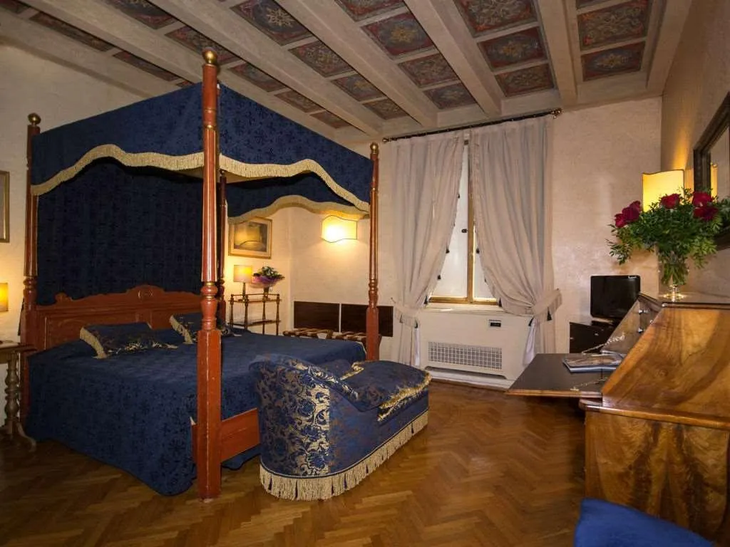 Room, Loggiato Dei Serviti, Florence