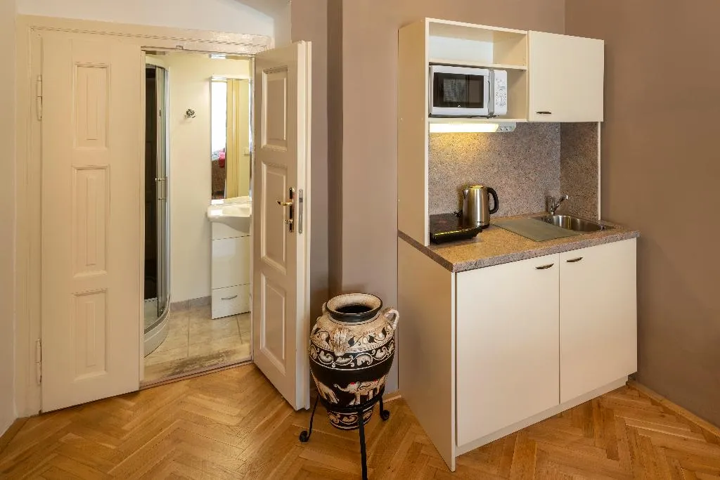 STUDIO STANDARD Room, Old Town - Aparthotel Michalska, Prague