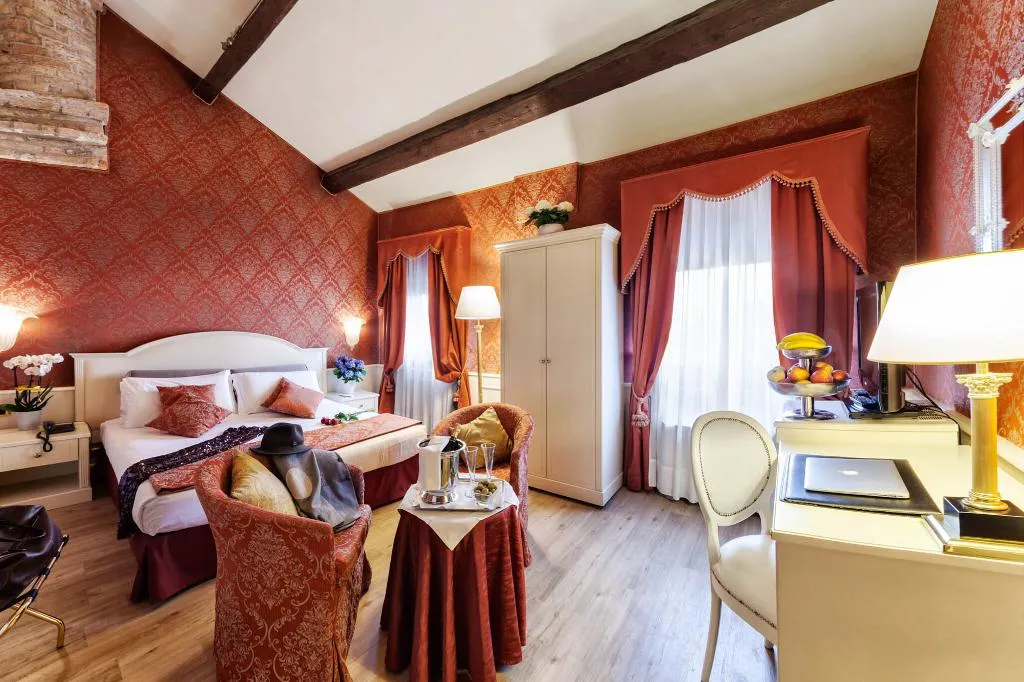 JUNIOR SUITE WITH VIEWS Room, Duodo Palace, Venice