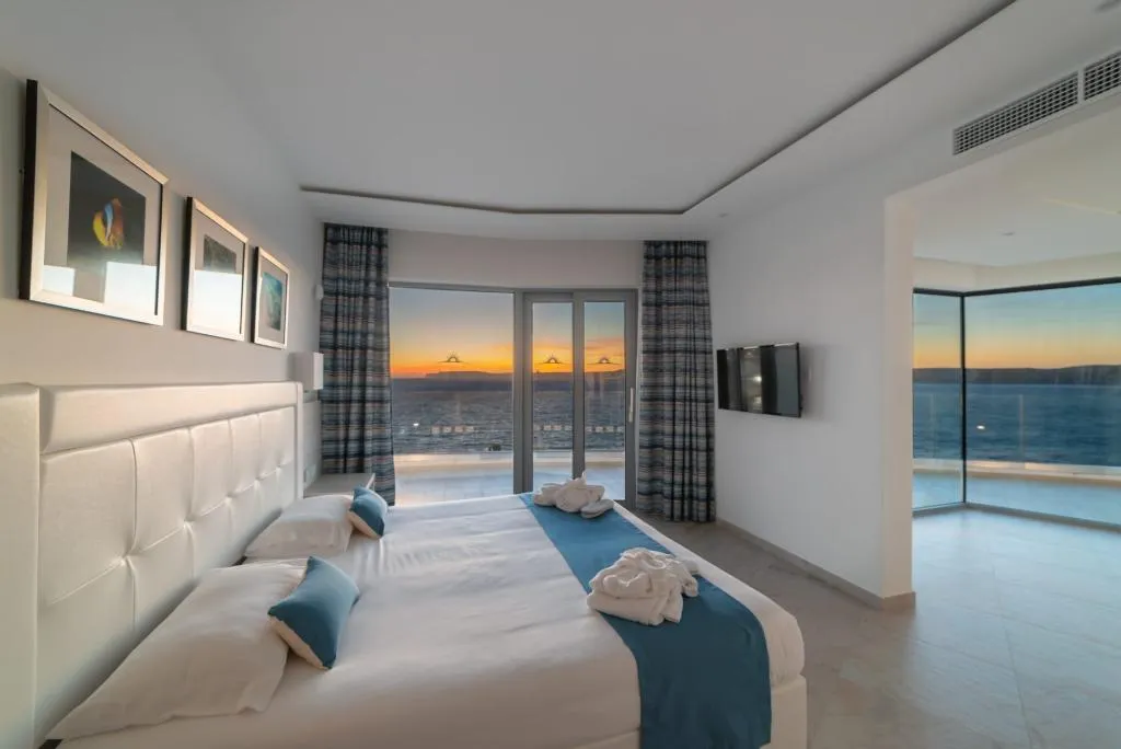 SUITE PREMIER SEA VIEW Room, The Ramla Bay Resort, Malta