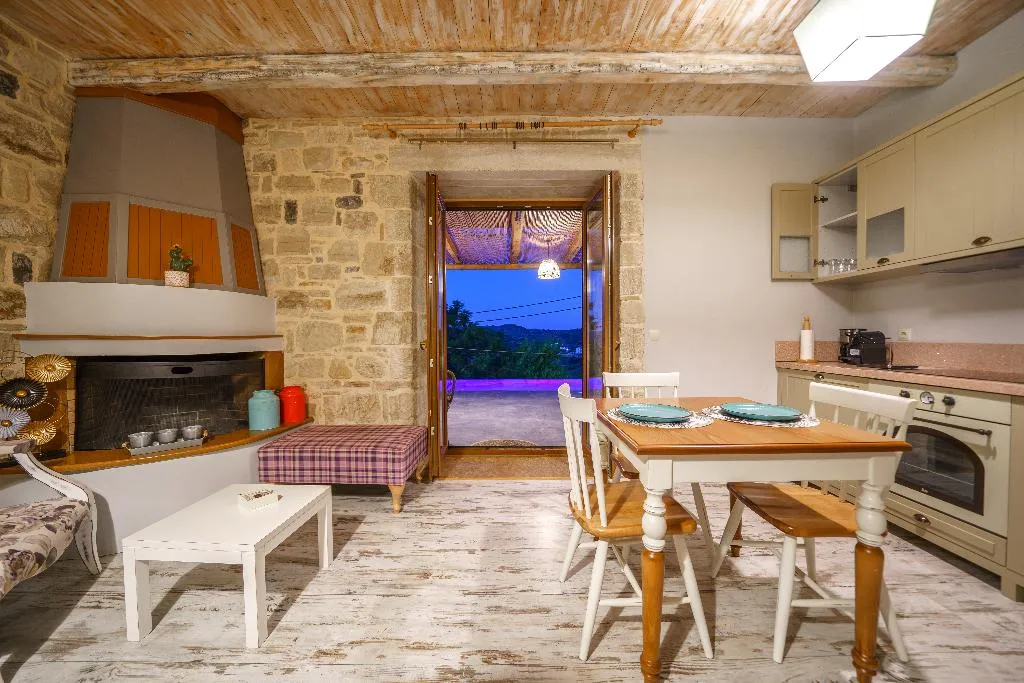 STUDIO CAPACITY 2 Room, Asion Lithos, Crete