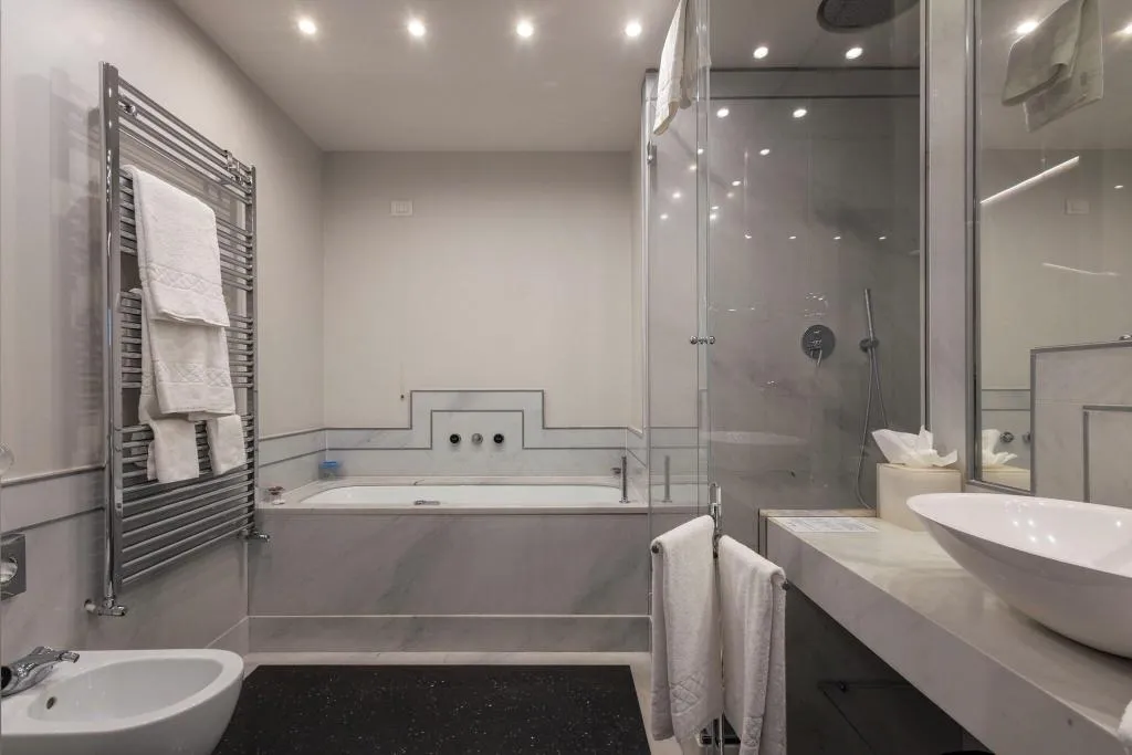 STUDIO DELUXE KING BED Room, Ponte Vecchio Suites & Spa, Florence