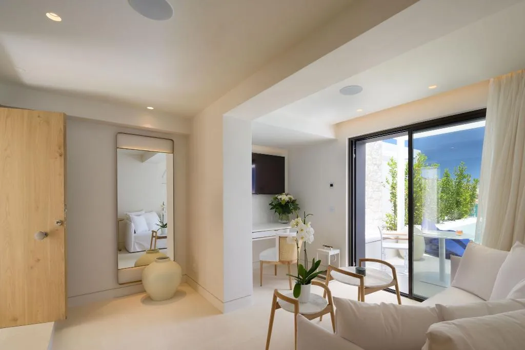 SUITE WITH PRIVATE POOL Room, The Island Concept, Crete
