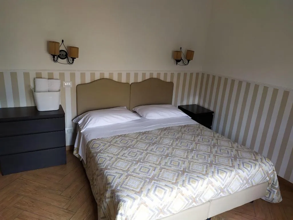 Room, Casa Celeste, Rome