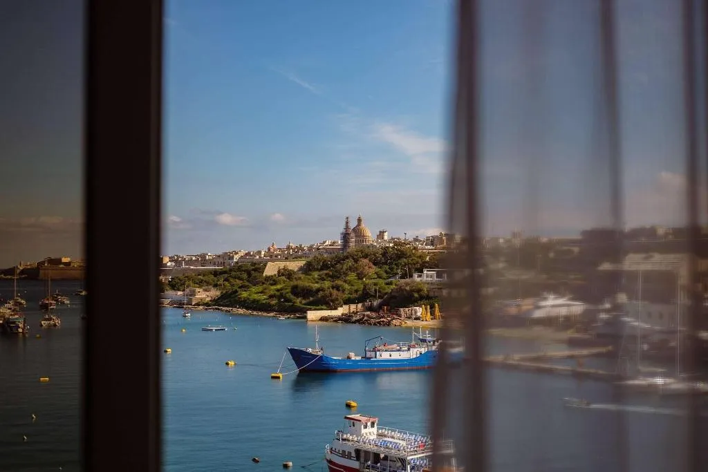 Double or Twin SEA VIEW Room, Hotel 115 The Strand Hotel and Suites, Malta