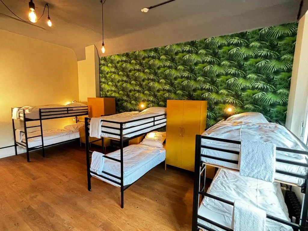 Room CAPACITY 6 Room, Coffee Inn Hostel Berlin, Berlin