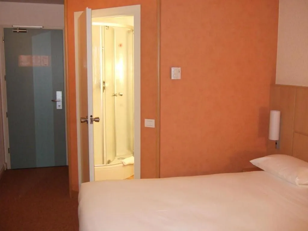 Room, Ibis Como, Milan