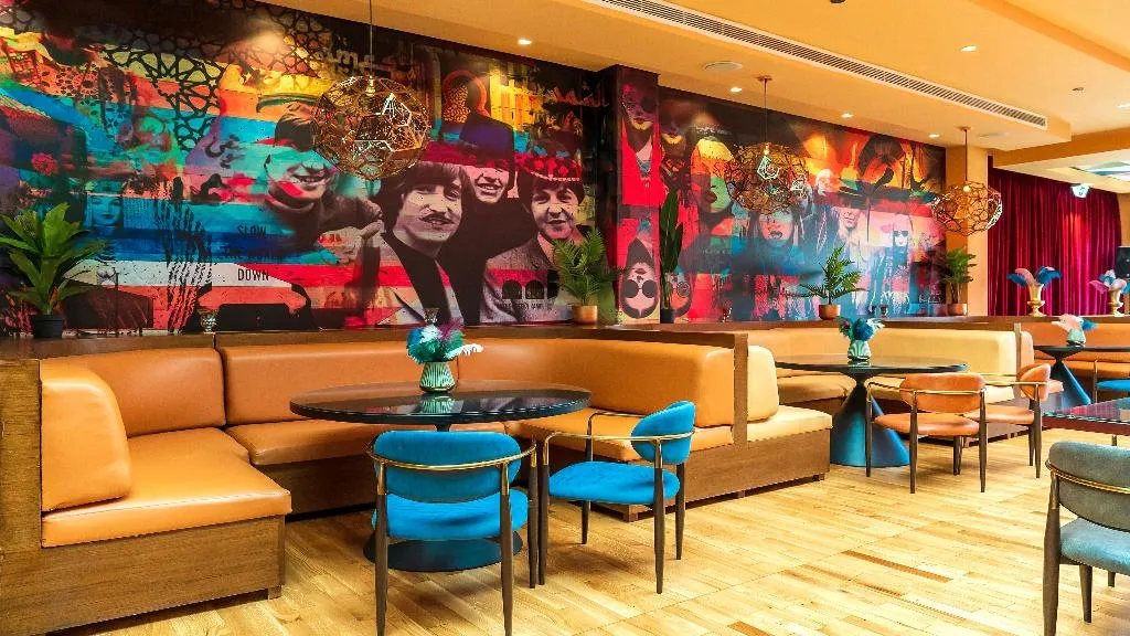 Restaurant, voco Bonnington Dubai, Dubai