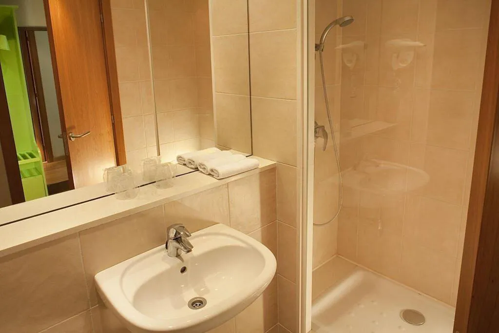 TWIN STANDARD Room, Travelodge Cornella Fira, Barcelona