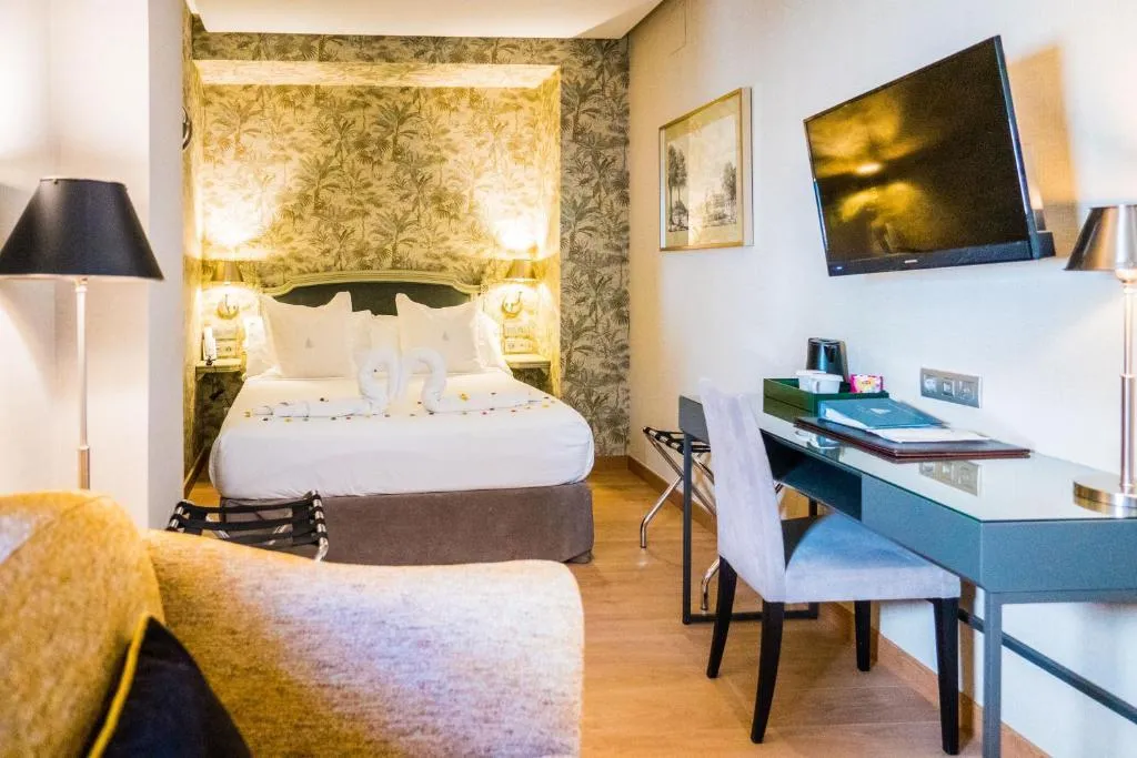 DOUBLE SINGLE USE STANDARD Room, Hotel Meninas, Madrid