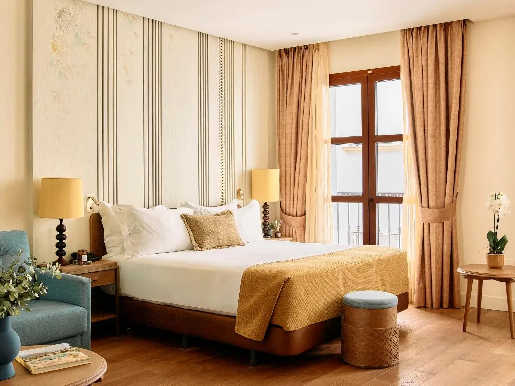 TRIPLE DELUXE Room, El Pilar Andalucia, Costa Del Sol