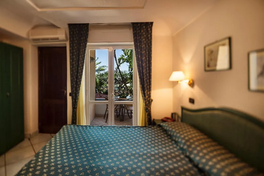 DOUBLE CLASSIC Room, Sorriso Thermae Resort & Spa, Naples