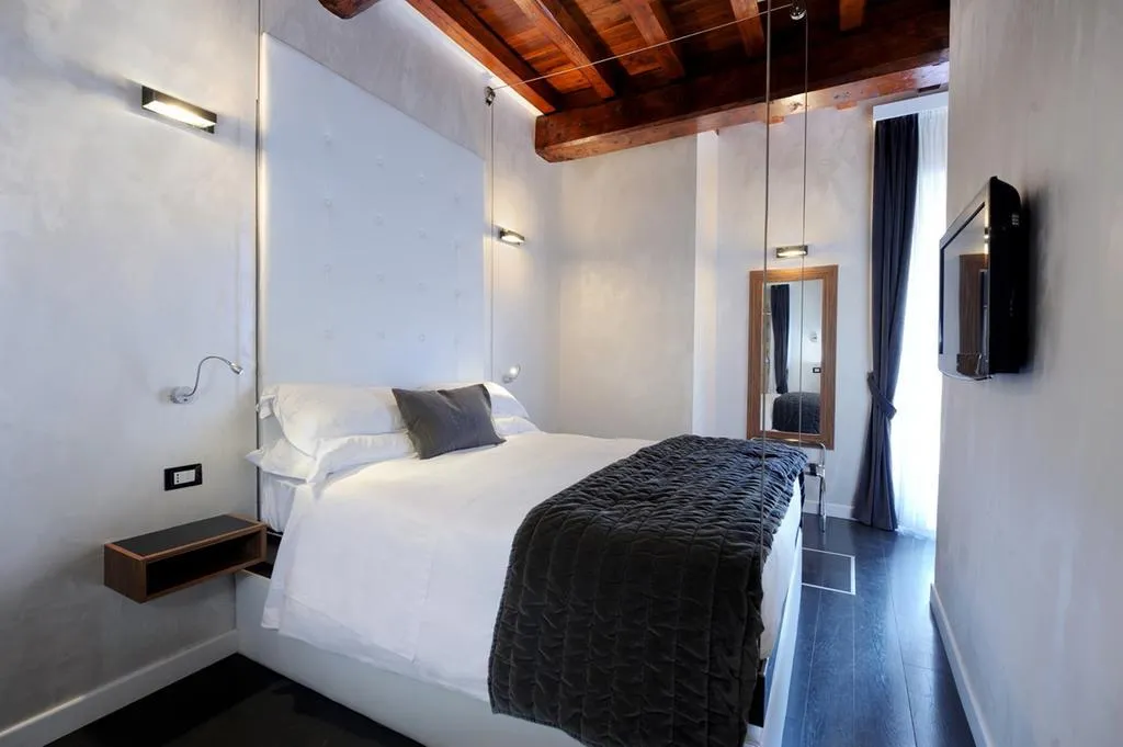 DOUBLE DELUXE Room, Pantheon Royal Suite, Rome