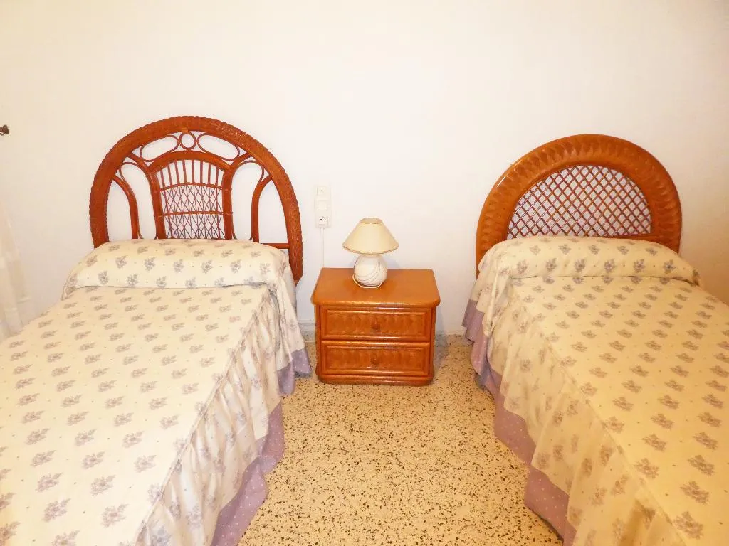 APARTMENT CAPACITY 8 THREE BEDROOMS Room, Apartamentos Gandía Primera Línea de Playa 3000, Valencia