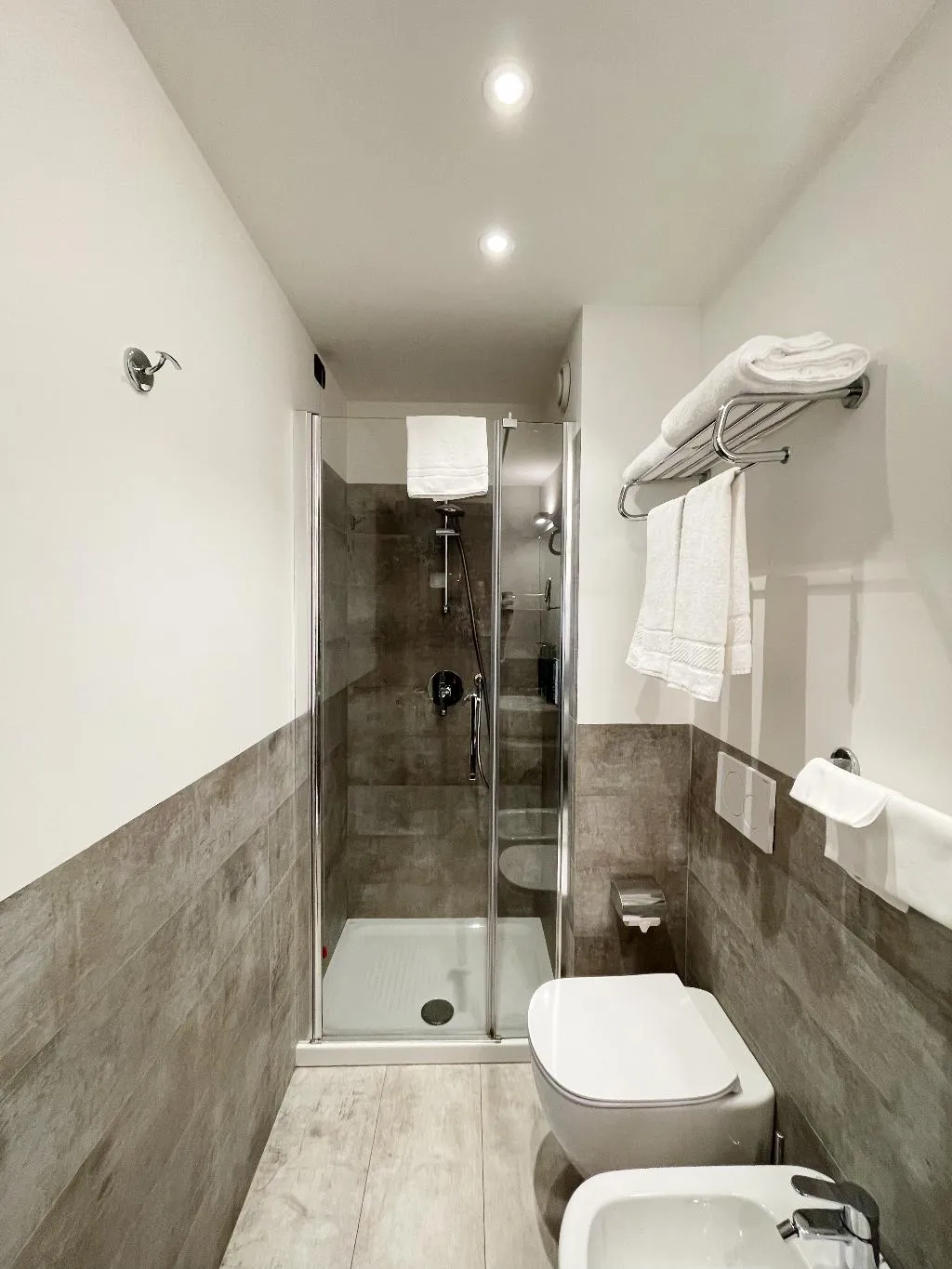 SINGLE STANDARD Room, Regina, Milan